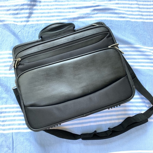 Other - Men's Carry and Travel Briefcase Bag